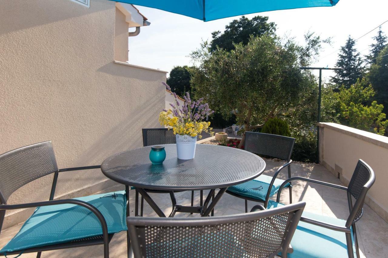 Apartman Ivona Malinska Exterior foto